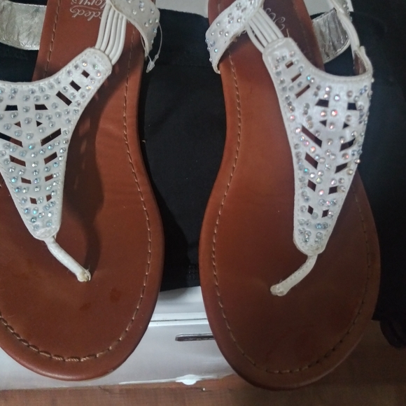 White pearl sandles - Picture 4 of 4